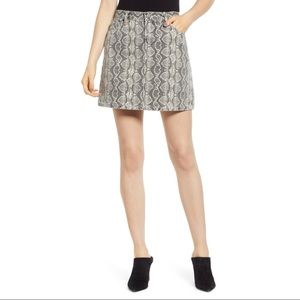 Blank NYC Snake Print Denim Mini Skirt size 25